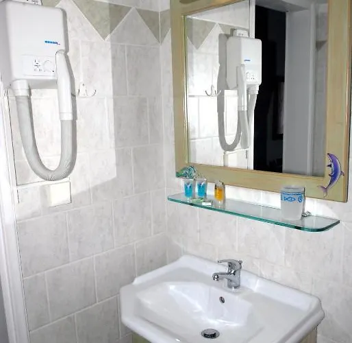 Konstantza And 埃尔莫波利斯