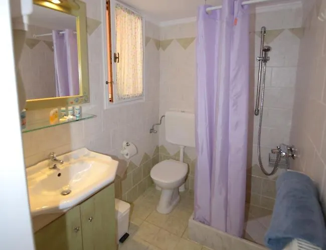 κωνστάντζα στούντιο και