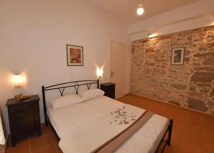 κωνστάντζα στούντιο και * Ερμούπολη