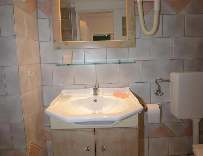 Konstantza And アパート エルムポリ